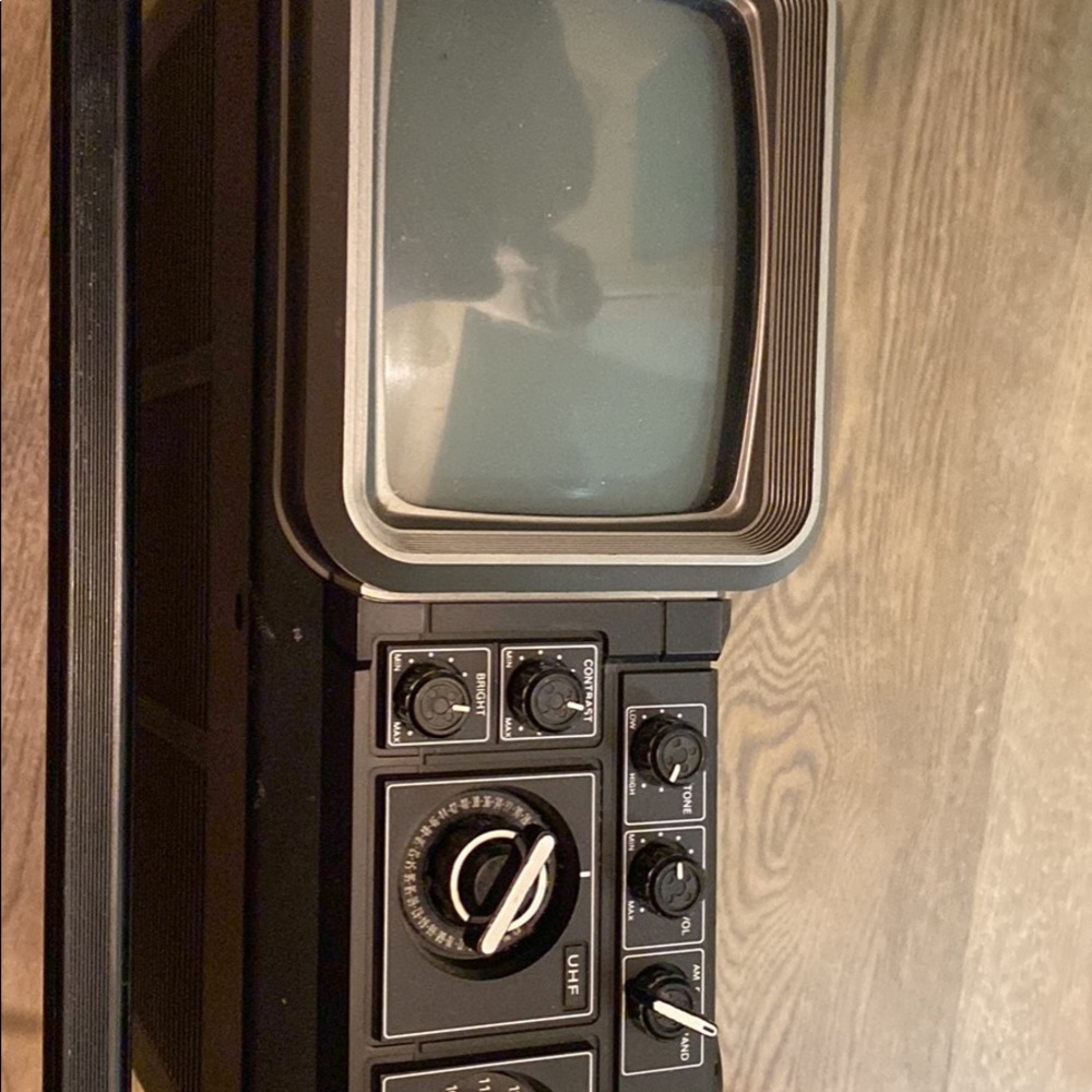 1981 SEARS - "GO ANYWHERE" VINTAGE PORTABLE RADIO/TV